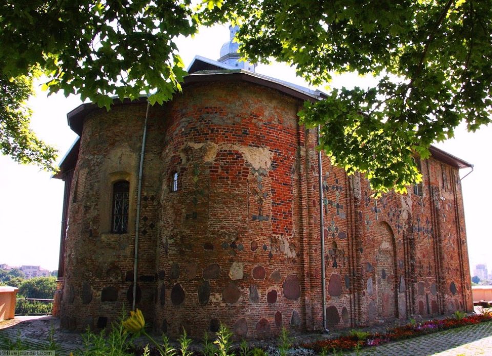 Первый этап реставрации Коложской церкви планируют завершить к концу лета