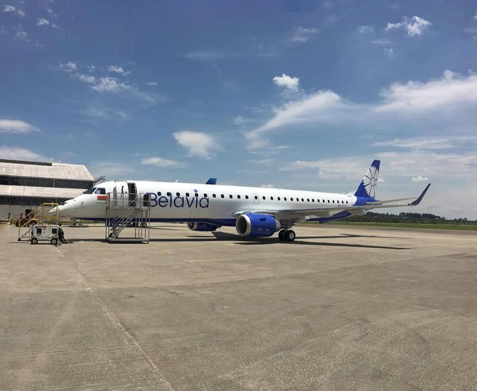 Фото салона embraer 195