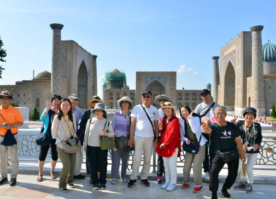 Узбекистан планирует отменить регистрацию для иностранных туристов